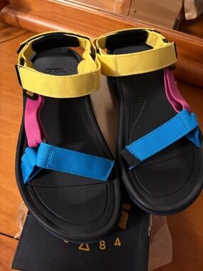 Women’s Teva Hurricane XLT2 Sandal Style# 1019235 Blue/Pink/Yellow Size: 7 NWT